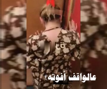 العراقية يرفع فستانها ينطيها عير خلفي ويكمل نيج
